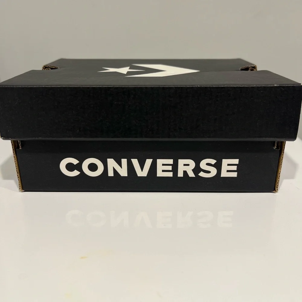 **NWT** Converse Toddler Black & White Double Velcro Low-Top Sneakers, Size 5 - Picture 3 of 3